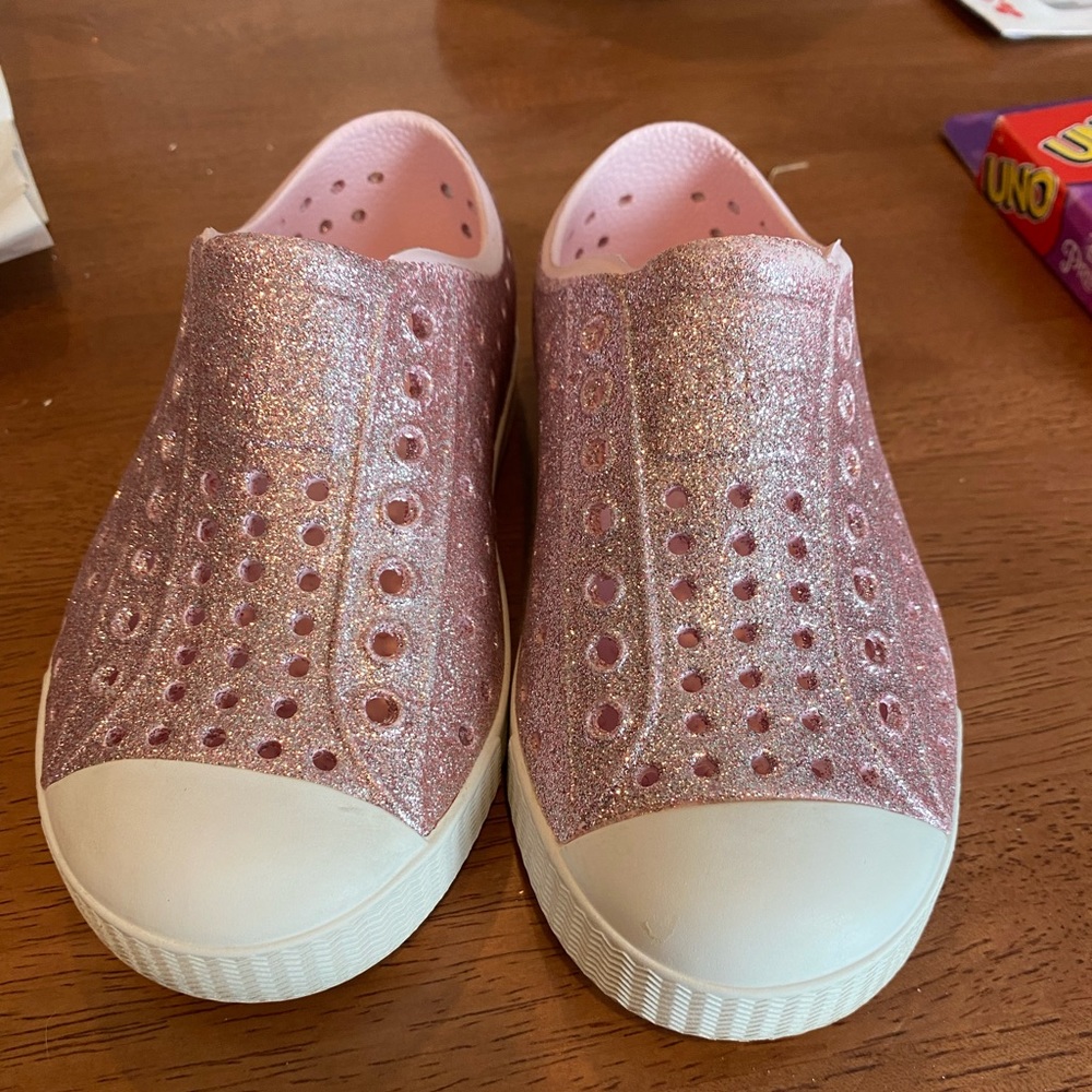 Pink sparkle girls natives- size 9